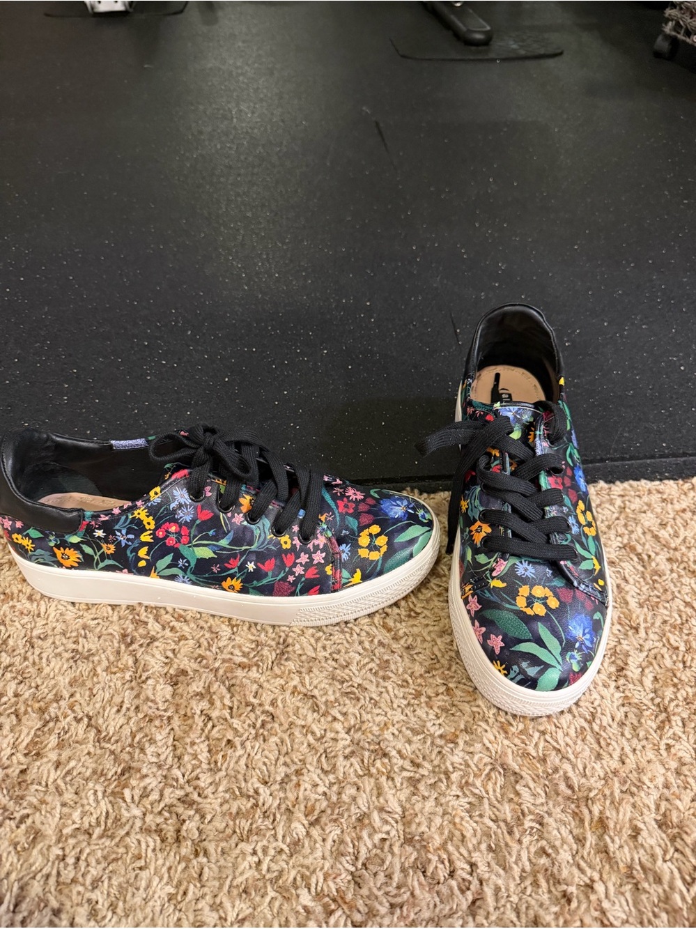 Alice and Olivia sneakers 41